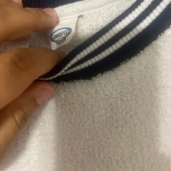 White Cream Sherpa Pullover Sweatshirt Orange Paw Print Varsity Banded Navy Blue - Picture 6 of 6